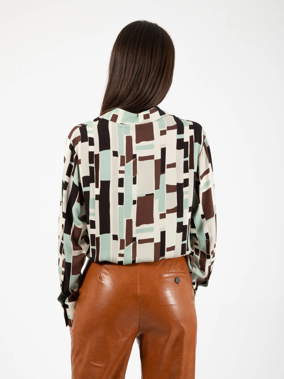 Camicia In Viscosa Stampa Patch Multicolor 5 Camicia In Viscosa Stampa Patch Multicolor - Image 3