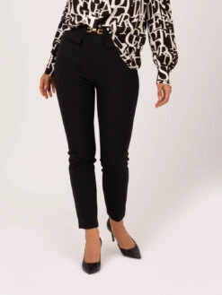 Elisabetta Franchi Pantalone Skinny Nero Con Patte E Accessorio Morsetto
