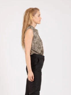 Blusa Smanicata Salto Fantasia Tigrata -Couture per Lei kaos blusa smanicata salto fantasia tigrata3