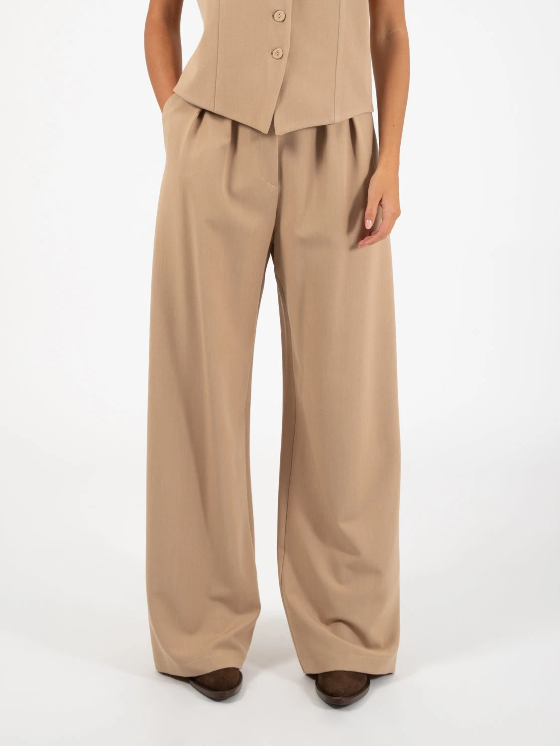 Pantalone A Palazzo Con Doppia Pence Cammello 3 Pantalone A Palazzo Con Doppia Pence Cammello