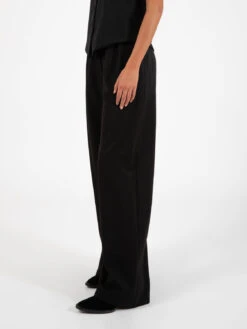 Prima pagina -Couture per Lei stimm pantalone a palazzo con doppia pence nero3