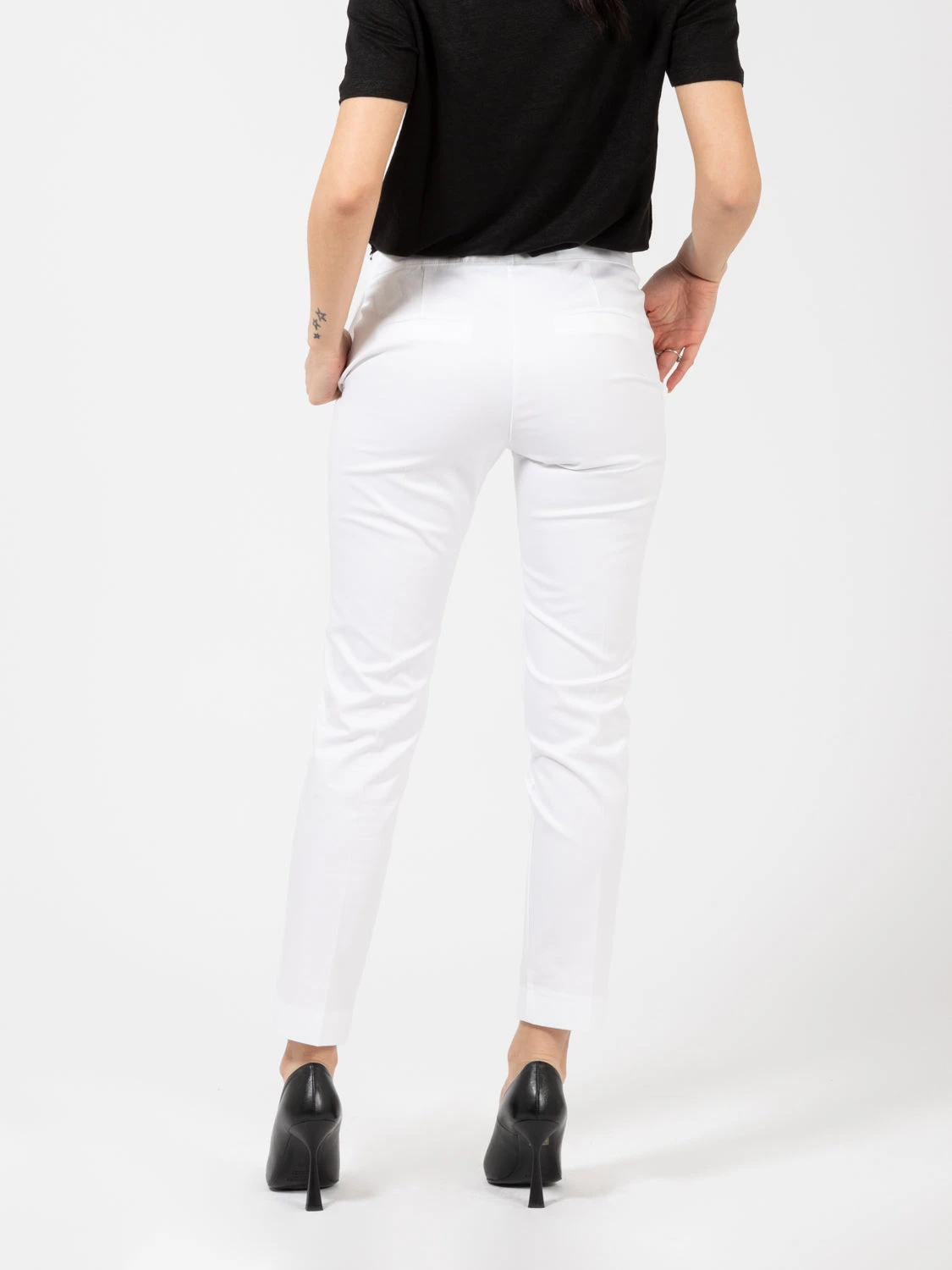 Pantaloni Slim Bianchi Con Spacchetti Sul Fondo 5 Pantaloni Slim Bianchi Con Spacchetti Sul Fondo - Image 3