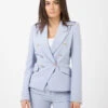 Vicolo Blazer Corto Doppiopetto Azzurro Polvere 1 Vicolo Blazer Corto Doppiopetto Azzurro Polvere -Couture per Lei vicolo blazer corto doppiopetto azzurro polvere1