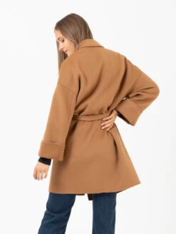 Vicolo Cappotto Corto Cammello Con Cintura -Couture per Lei vicolo cappotto corto cammello con cintura3