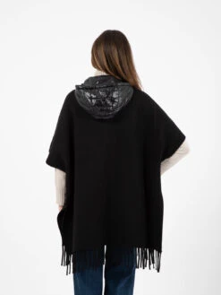 Vicolo Cappotto Over Con Frange E Cappuccio Nero -Couture per Lei vicolo cappotto over con frange e cappuccio nero3